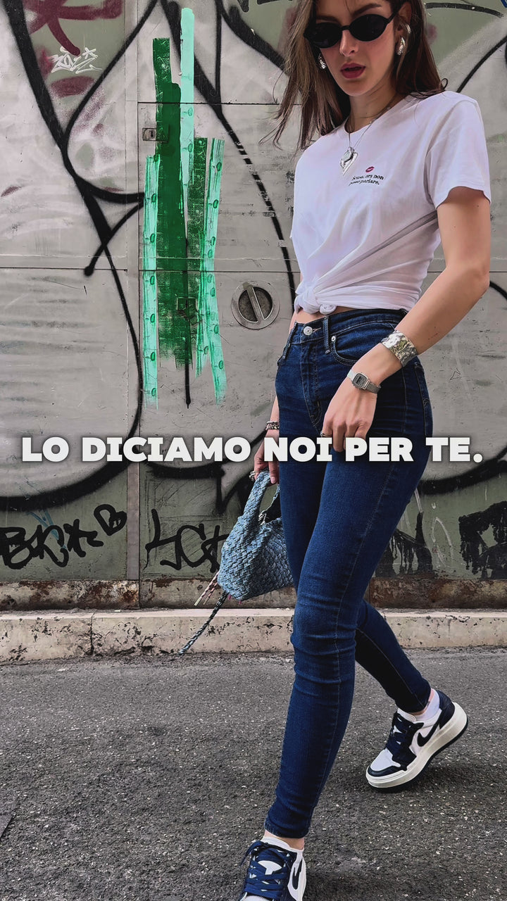SCUSA, ORA NON POSSO PARLARE